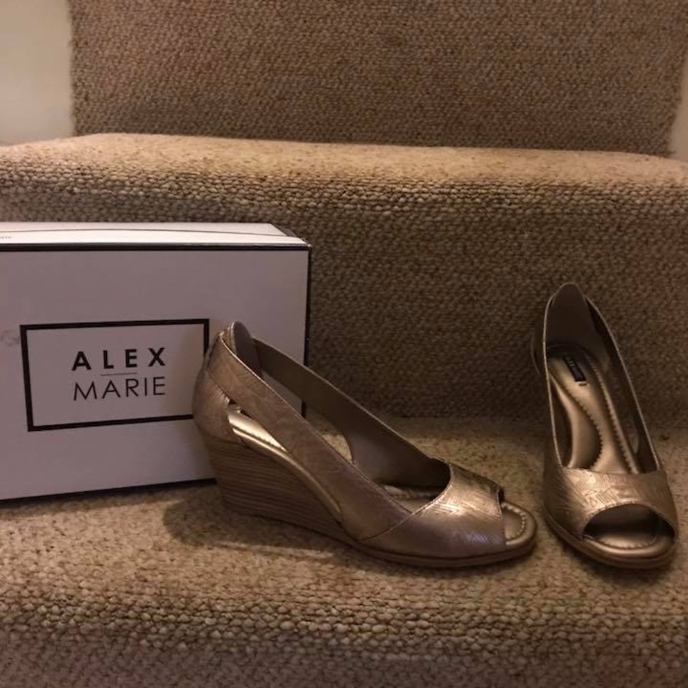 Gold Alex Marie Wedges. Size 8.5.